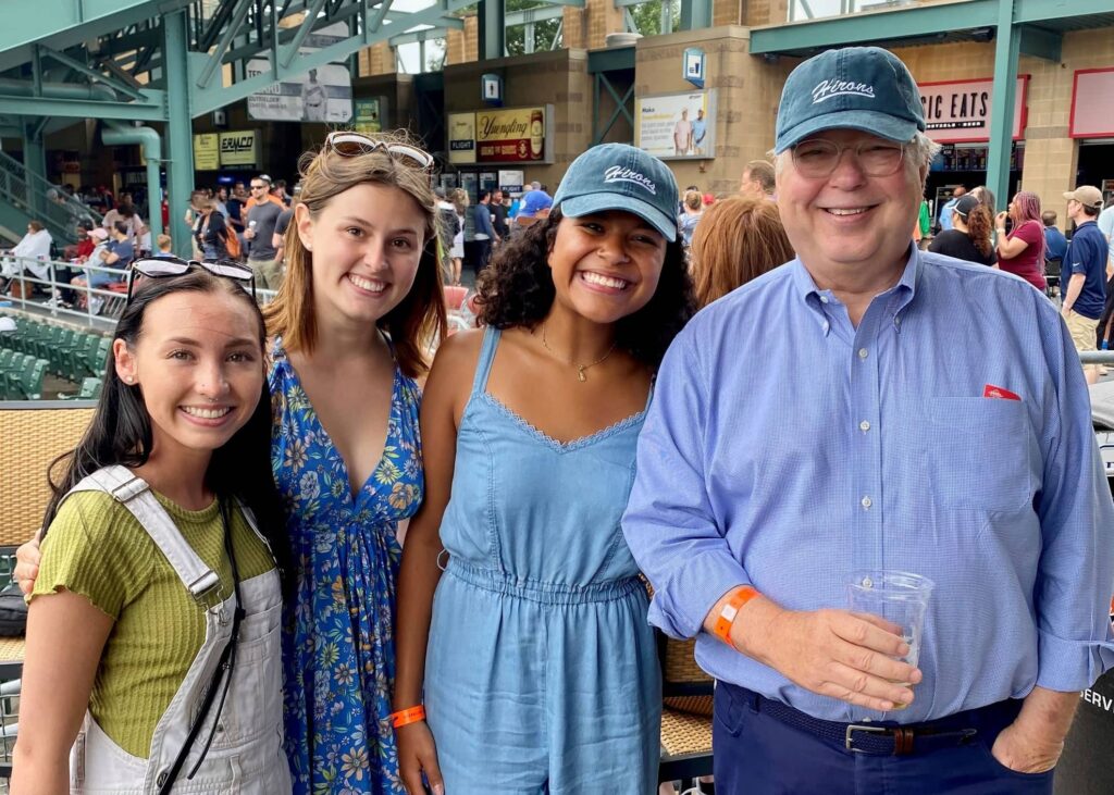 Summer 2022 Interns with Tom Hirons